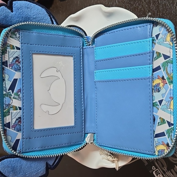 Loungefly Stitch Polaroid Wallet - Picture 3 of 3